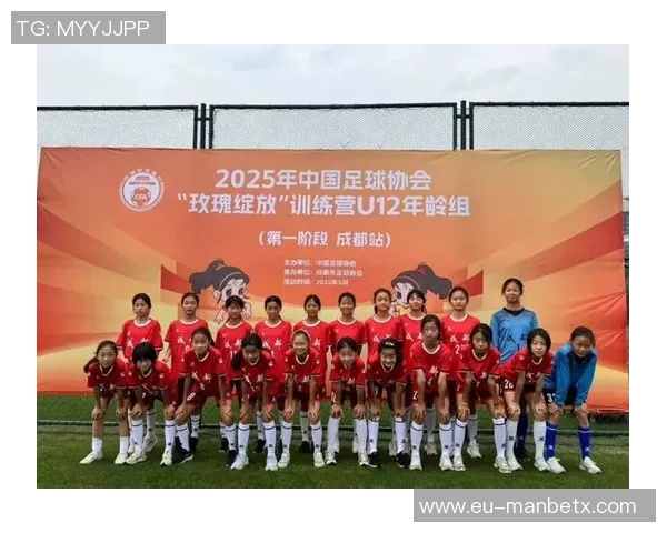 萝莉足球宝贝的青春梦想与成长之路:在绿茵场上绽放光彩 萝莉足球宝贝的青春梦想与成长之路:在绿茵场上绽放光彩