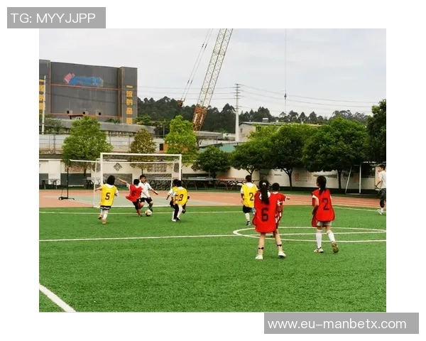 足球主题文化墙展示激情与梦想传承足球精神与文化魅力 足球主题文化墙展示激情与梦想传承足球精神与文化魅力